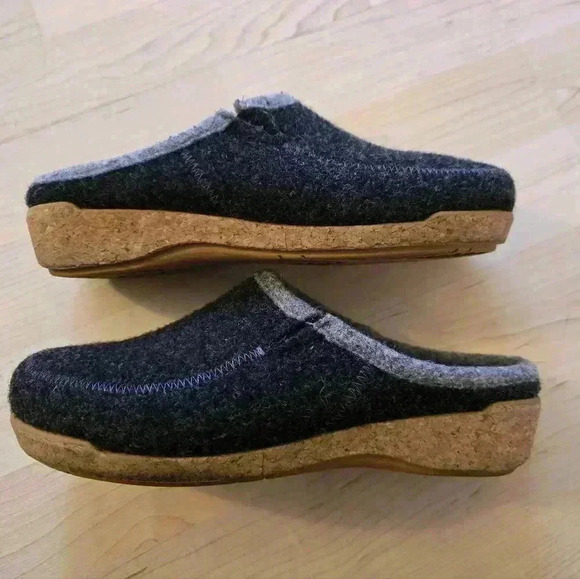 Taos wool clogs size 37 (women's 6) - Picture 4 of 8
